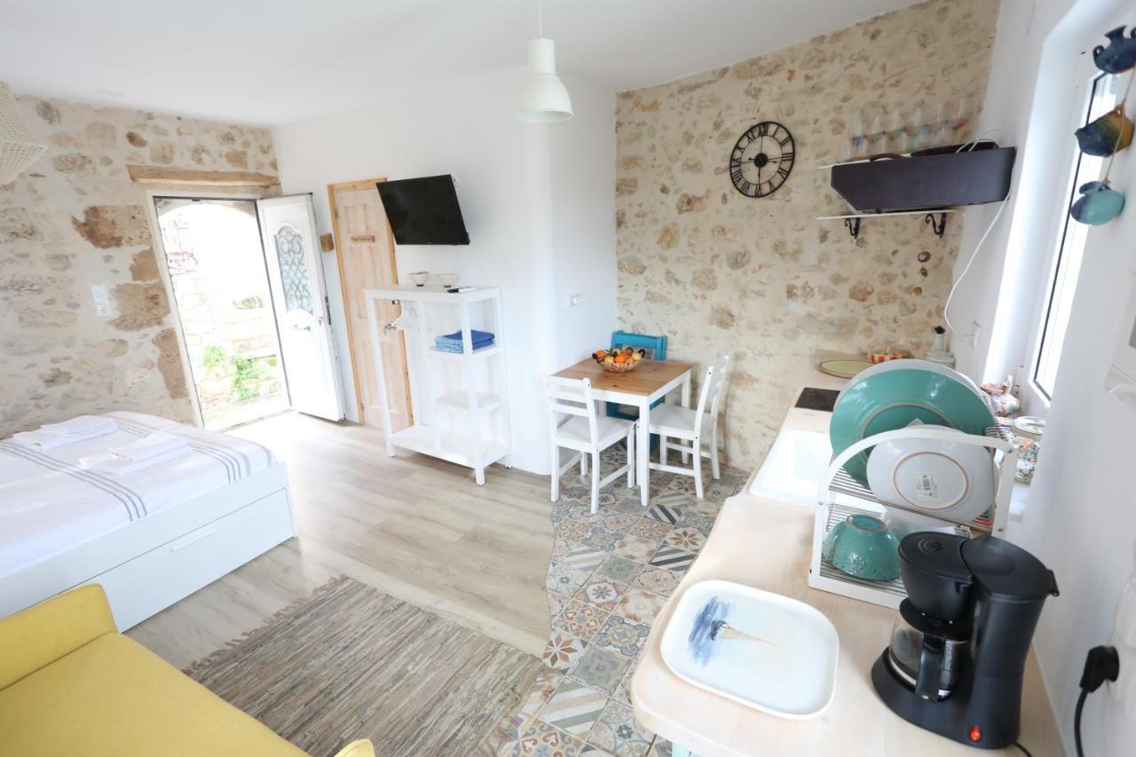 Ravi Boutique Home - 1 Minute Walk From Beach Kalyves Exterior foto